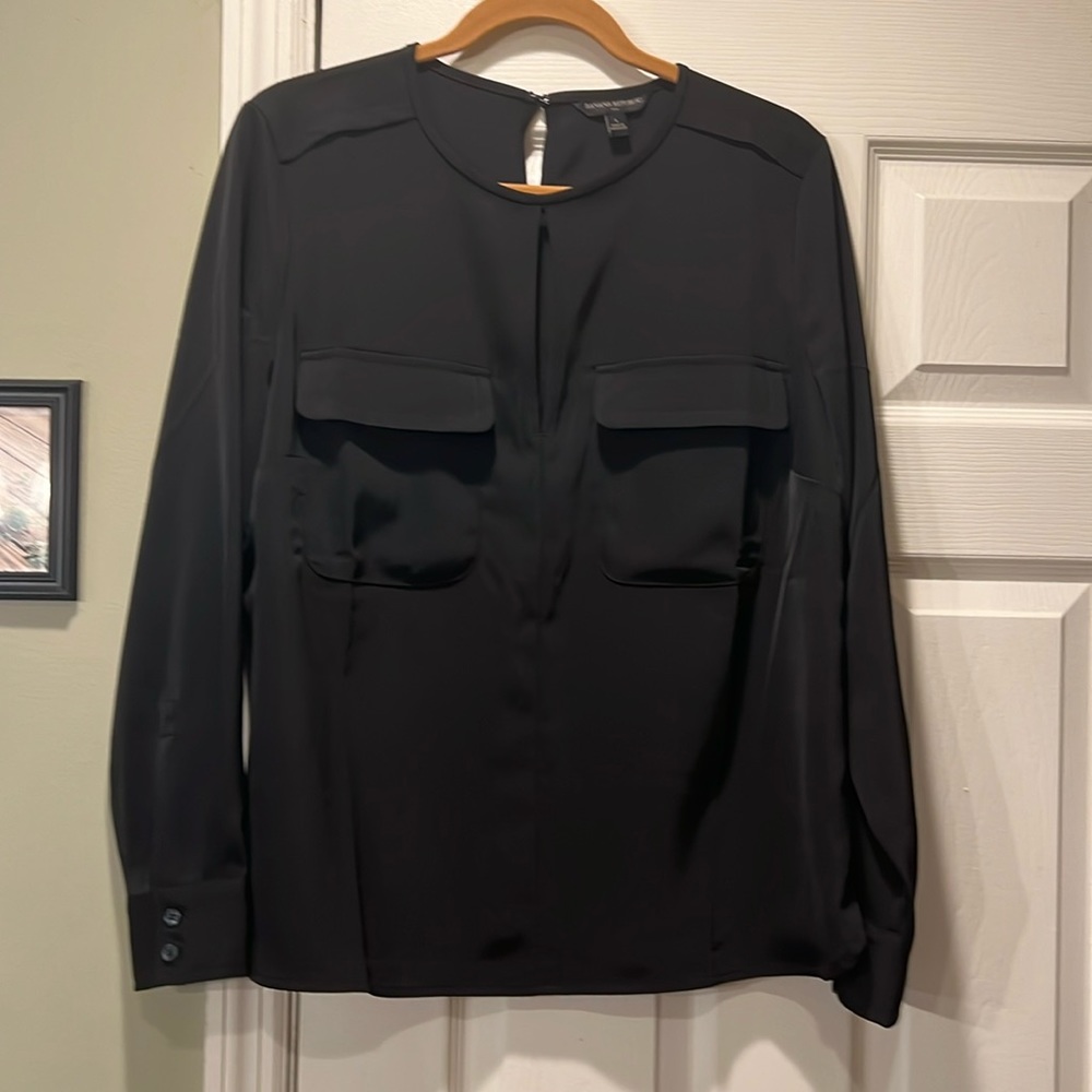 Banana Republic Keyhole Double Pocket Blouse